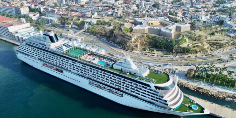 Arribó a Acapulco el Cristal Serenity, octavo crucero de la temporada