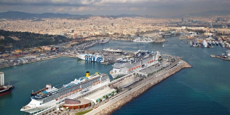 El Gobierno autoriza licitar por 14,5 millones la electrificación de la terminal de cruceros de MSC en Barcelona