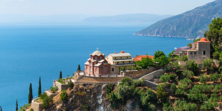 El destino de Europa al que solo se llega por mar y no permite la entrada a las mujeres