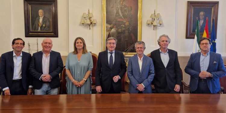 El Puerto de Sevilla recibirá nueve escalas del crucero andaluz 'Ocean Victory' en 2025