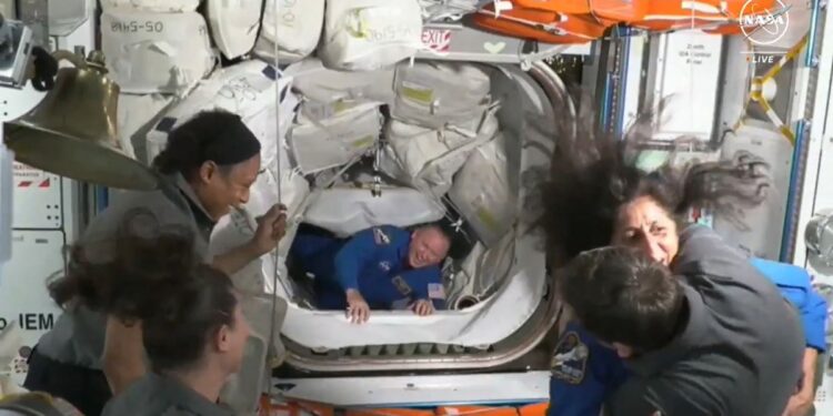 ¿Cómo afecta al cuerpo humano los viajes al espacio?