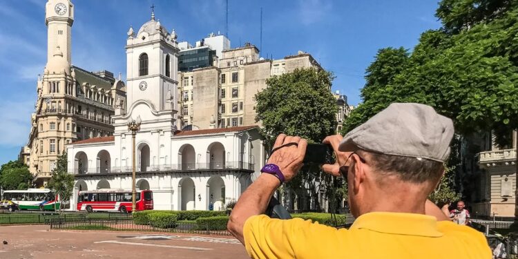 Durante 2023, la Ciudad recuperó el nivel histórico de turismo internacional