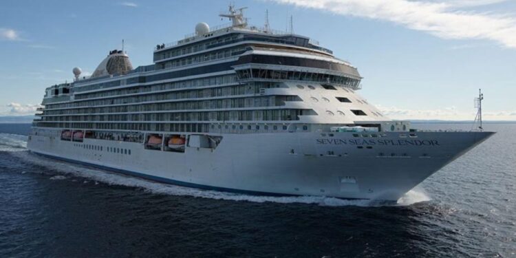 Dos nuevos cruceros llegan esta semana a Gijón