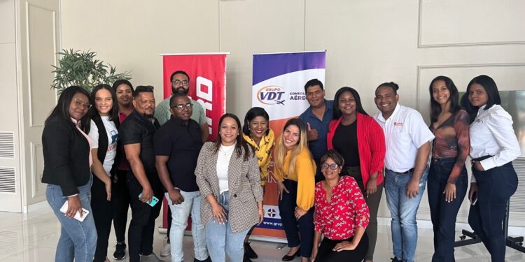 Grupo VDT realiza encuentro con agencias de viajes de la Región Sur del país