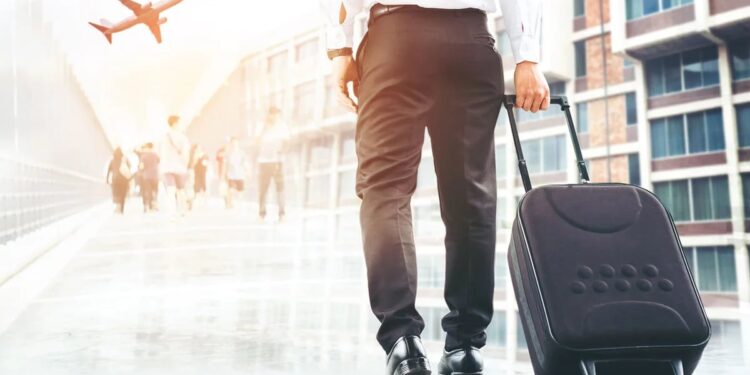 Cómo organizar una maleta pequeña para un viaje largo