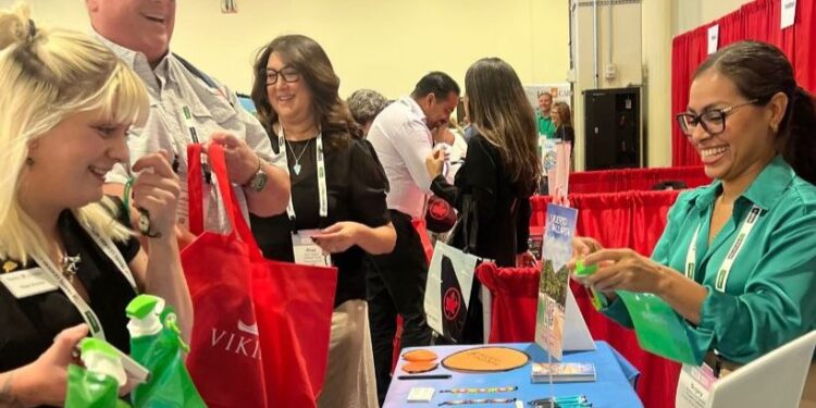 Promueven atractivos y novedades de Vallarta entre más de 2 mil agentes de EU y Canadá