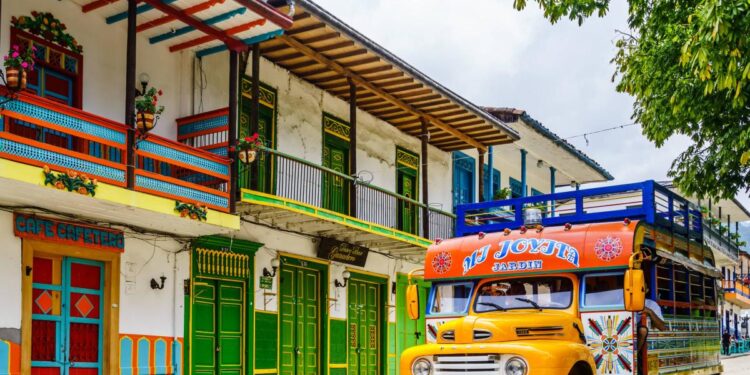 el primer evento de descuentos en viajes y turismo para colombianos organizado por la CCCE