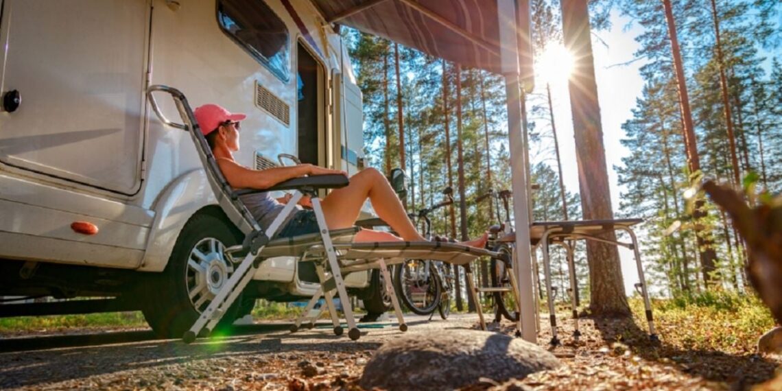 Vivir en un motorhome, ¿es posible?: la impactante travesía de una familia de 10 que apostó a viajar