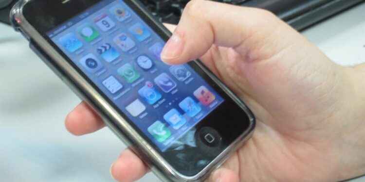 La organización de viajes y la compra de entradas, los servicios presenciales más solicitados por Internet