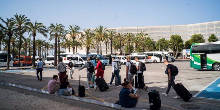 Baleares contabilizó 492.344 viajes internos o desde otras CCAA en el primer trimestre, un 7,8% menos