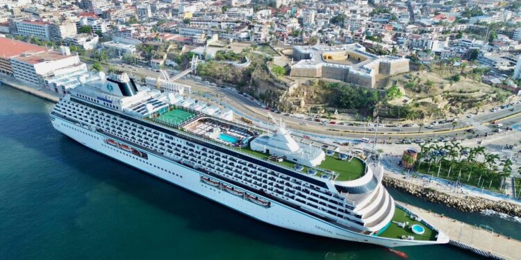 Arribó a Acapulco el Cristal Serenity, octavo crucero de la temporada