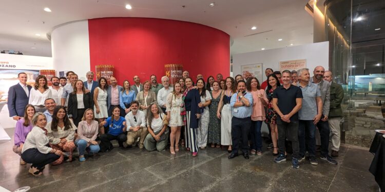 Más de 70 agentes de viajes de Sevilla se formaron en Inteligencia Artificial en las Jornadas Profesionales de AEVISE