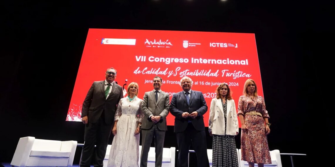 Moreno anuncia ayudas de 40 millones para empresas del turismo que inviertan en sistemas de ahorro de agua