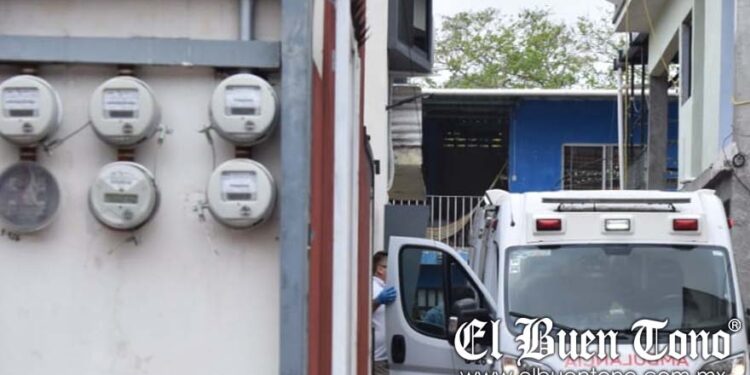 Albañil cae y sufre fracturas en la colonia Brillante Crucero