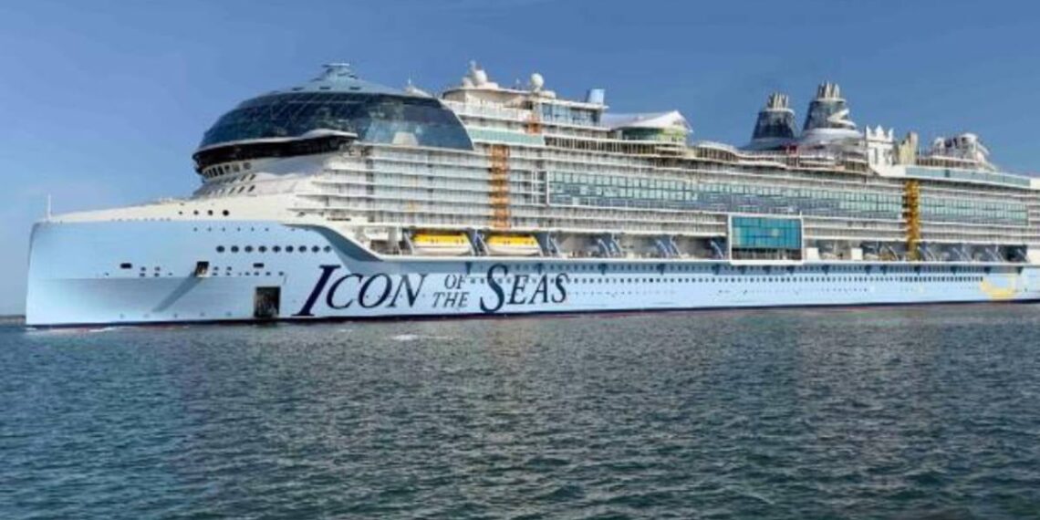 Incendio deja sin electricidad el Icon of the Seas