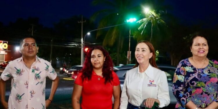 Tey Gutiérrez ha puesto en operación semáforos modernos en 20 cruceros