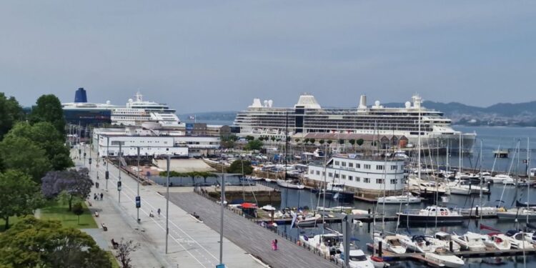 Otra doble escala en Vigo, con un crucero sin pasajeros a bordo