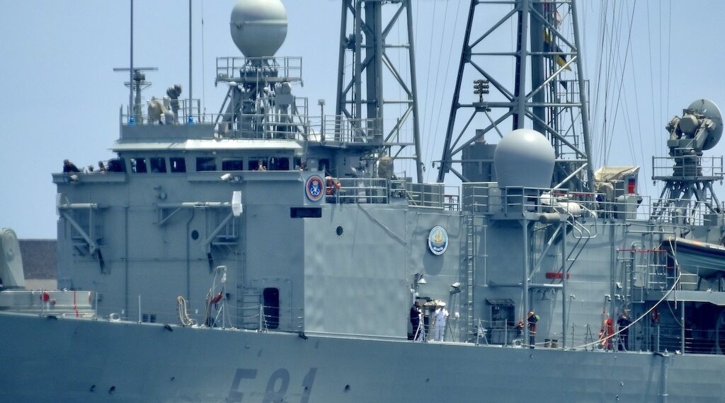 Una agrupación naval en crucero de instrucción de fin de curso visita el puerto de Ceuta » Puente de Mando, por Juan Carlos Díaz Lorenzo