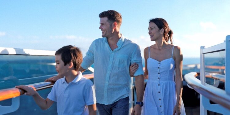 Hacer turismo y ahorrar con paquetes familiares, prioridades de los españoles al viajar en familia, según MSC Cruceros