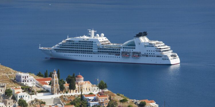 cruceros de lujo para celebrar el Día Mundial de los Océanos