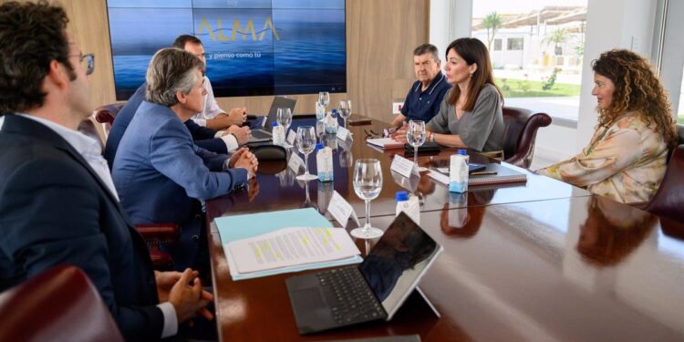 El Puerto de Almería recibirá diez escalas del crucero 'boutique' Ocean Victory en 2025