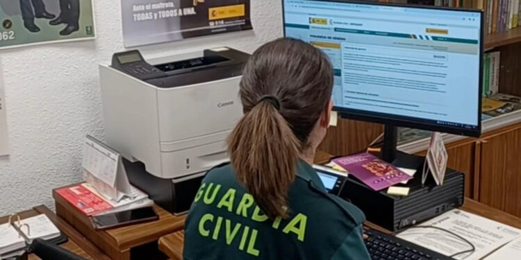 Investigada la propietaria de una agencia de viajes de Laguna por estafar miles de euros