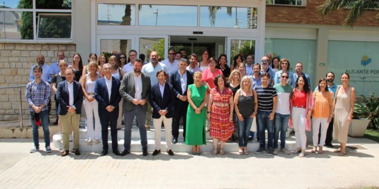 Alicante impulsa el turismo de cruceros a través de la organización de una jornada técnica