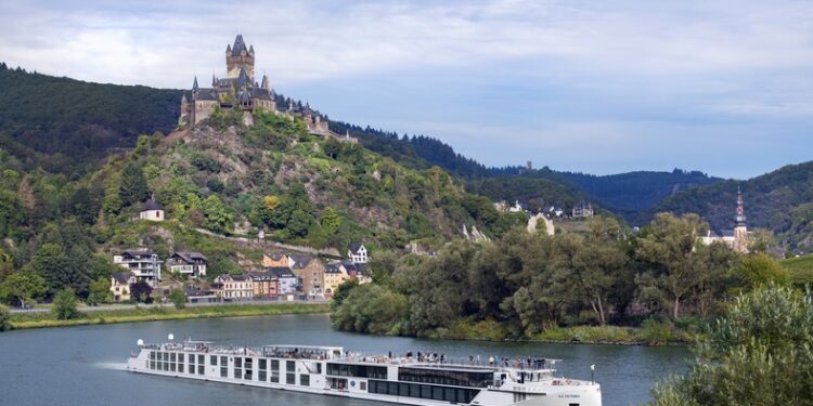 Apollo Funds anuncia acuerdo con The Travel Corporation para adquisión de fondos