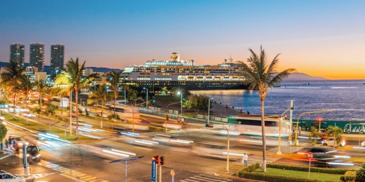 Crece turismo de cruceros en Puerto Vallarta