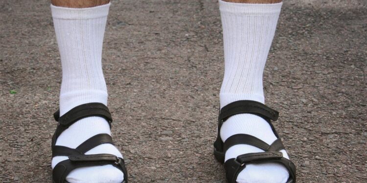 chanclas-con-calcetines_1216x912_69989dca