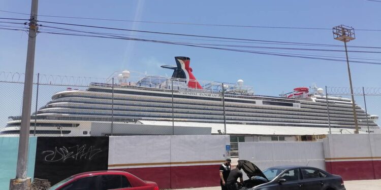Crucero Carnival Panorama arriba con más de 6 mil visitantes - El Sol de Mazatlán