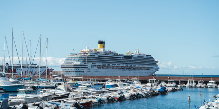 La industria de cruceros en España crecerá un 5% este año, casi la mitad que el total del turismo, según CLIA