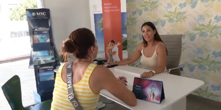 Las agencias trabajan para programar viajes a aficionados españoles que quieren asistir a la final de la Eurocopa