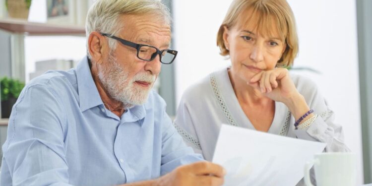 Expertos avisan de las estafas más comunes en los viajes del IMSERSO