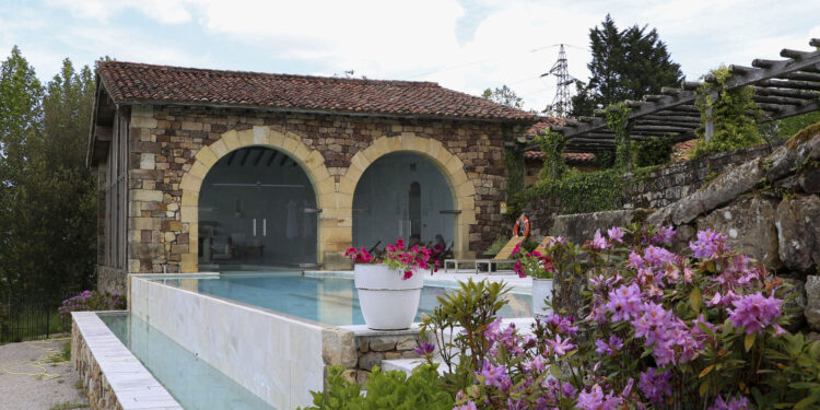 Viajes sin gluten o conocer el tanatoturismo, una alternativa creciente a la masificación