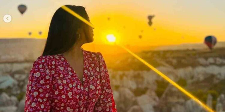 Influencer de viajes, mueste, caída, cascada. video, seguidores, Influencers, Redes sociales, Instagram, Viajes, India, Accidentes