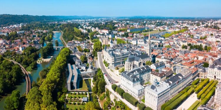La pequeña ciudad a menos de dos horas de España que está entre los cinco mejores lugares de Francia para jubilarse