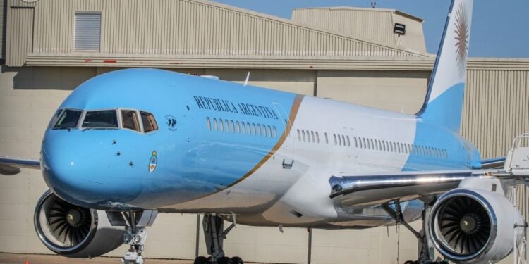 El motivo por el que los viajes de Javier Milei seguirán siendo en aviones privados