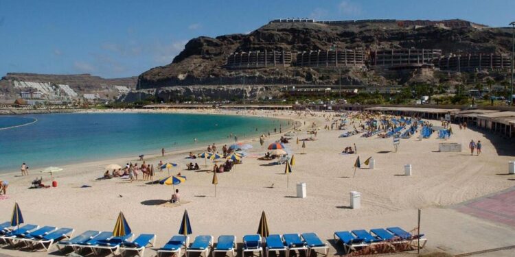 Playa de Amadores.
