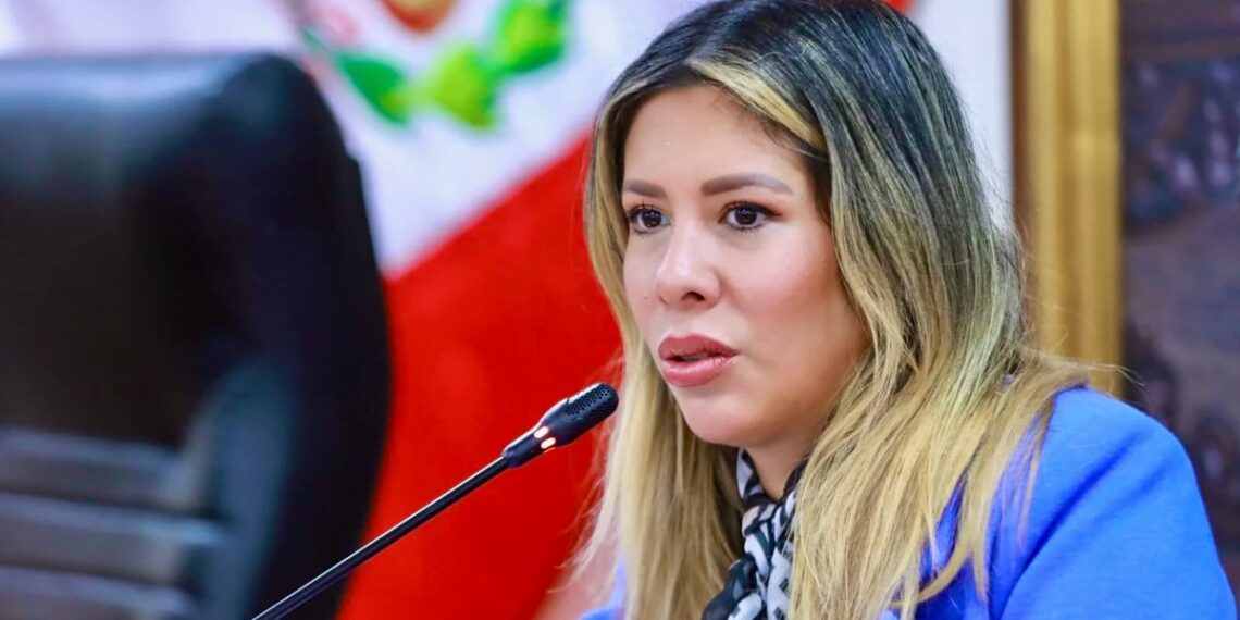 Los excesos en viajes de Rosselli Amuruz: congresista gastó USD 14.390 a nombre del Estado en boletos, alcohol y hospedaje