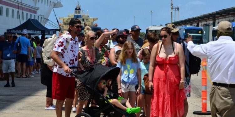 Más de 200 mil pasajeros arriban en cruceros a Mazatlán