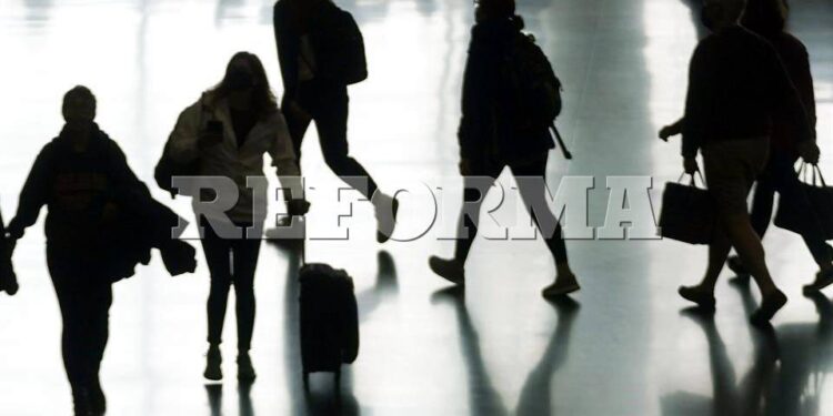 Reservan mexicanos viajes con poco tiempo