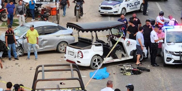 Fallece mujer tras chocar auto y pulmonía en crucero de Urías, en Mazatlán