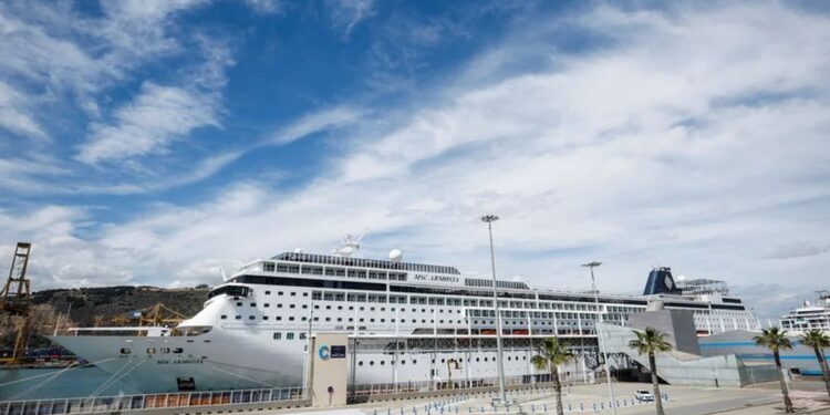 Trabajo para colombianos en crucero por Europa: incluye alimentación y un sueldo de 3.000 euros