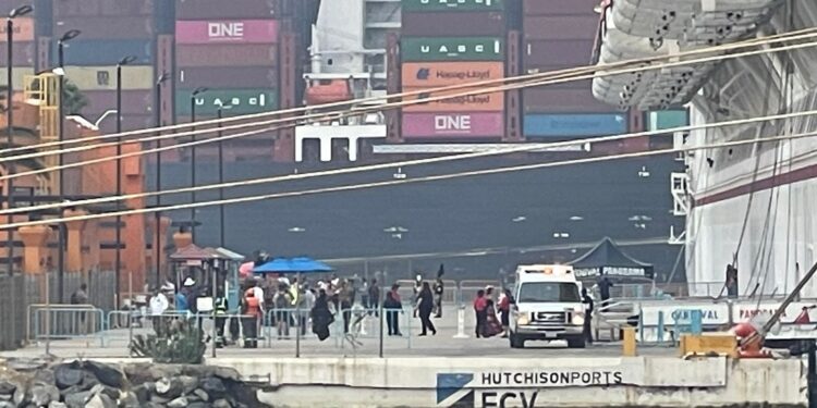 Turistas desembarcan en Ensenada por diversos padecimientos en crucero