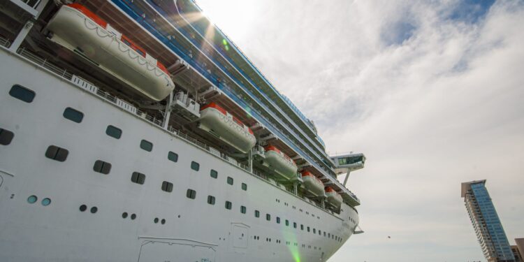 Recibe Puerto Vallarta 267 mil cruceristas en primeros 5 meses de 2024