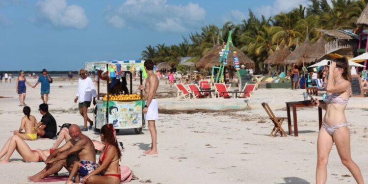 Quintana Roo combate fraudes a turistas con la campaña Verifica y Viaja