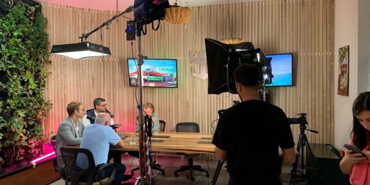 “Studio by foster”: el streaming de turismo que revoluciona el sector