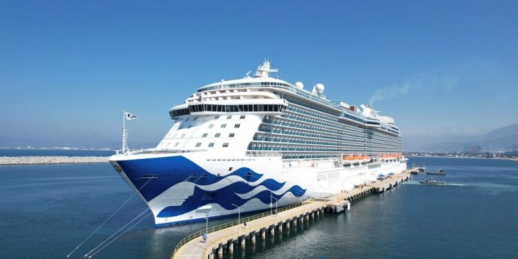 Cierra exitosa temporada de Cruceros en Manzanillo; generó derrama de 56 mdp