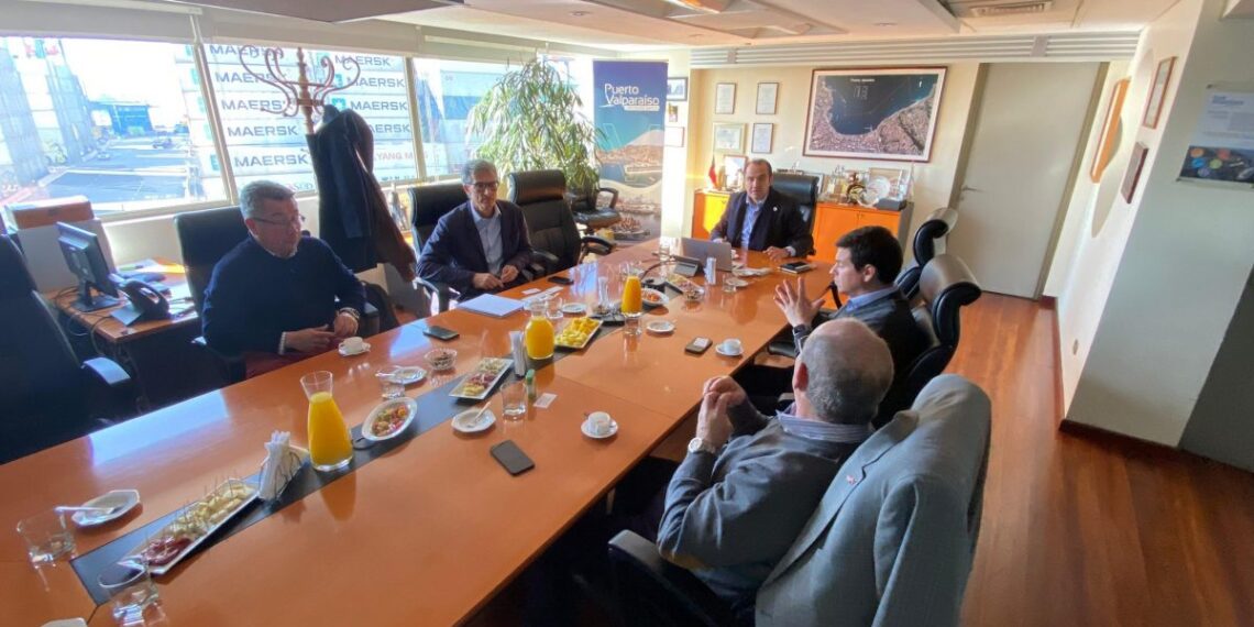 Puerto de Valparaíso recibe visita del Presidente de CLIA Sudamérica